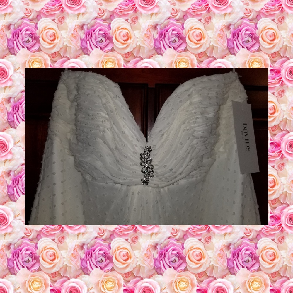 Wedding Dress - Picture 3 of 6